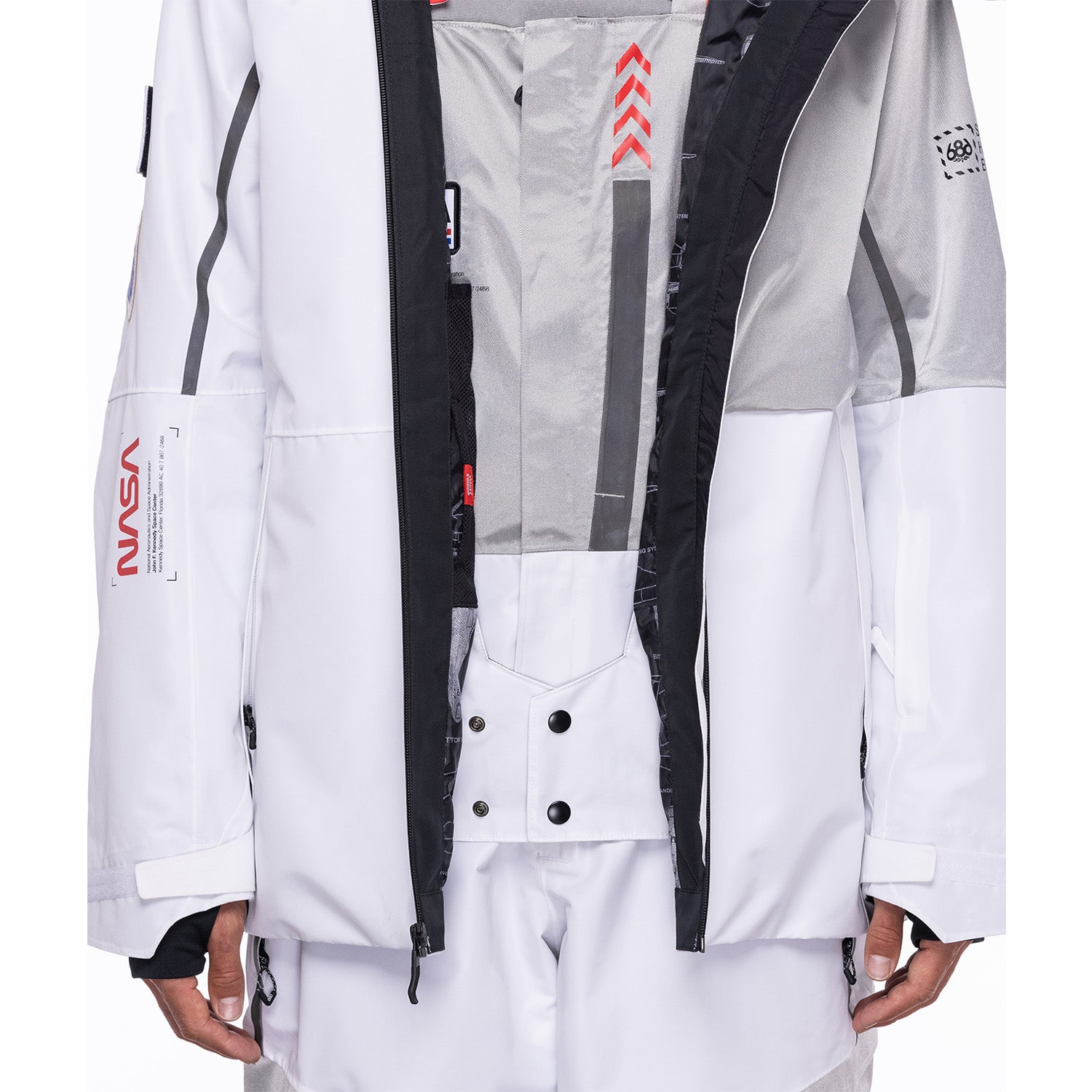 686 Exploration Thermagraph Jacket 2023 – Pacific Boarder